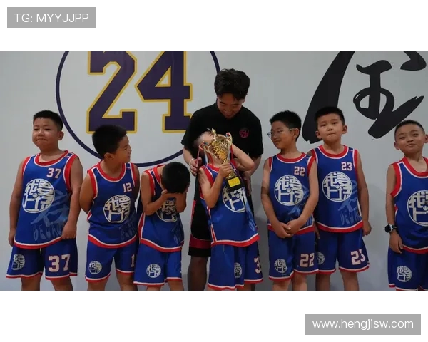 探秘篮球运动员成长之路与赛场拼搏精神及未来发展趋势解析全景探讨