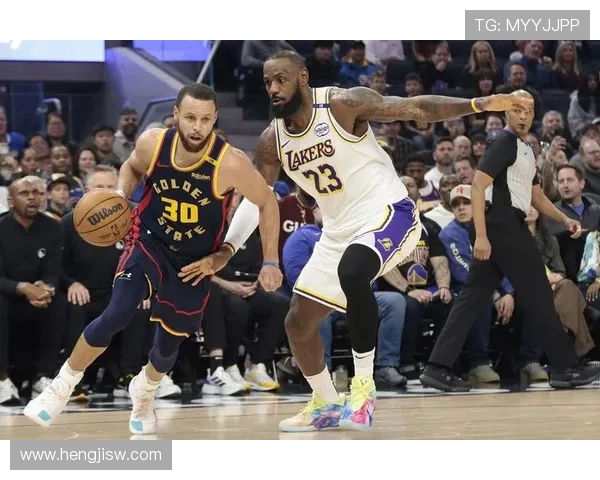 2013年湖人队与火箭队的经典对决回顾与分析